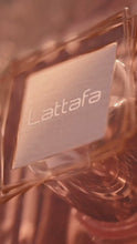 Carregar e reproduzir vídeo no visualizador da Galeria, PERFUME KHAMRAH MIRA 100ML (NOVEDAD)
